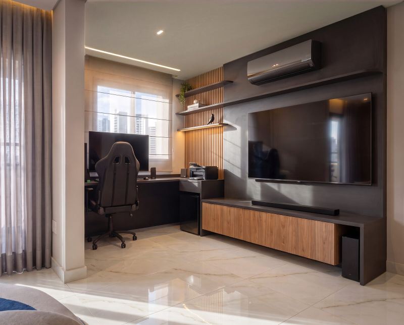 Motiró: home office integrado ao painel da TV
